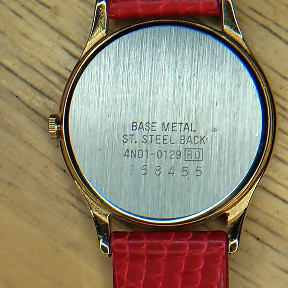 X RARE Seiko Ladies Mickey Mouse watch. 25mm Gold tone case 3 hand movement. - Picture 12 of 12